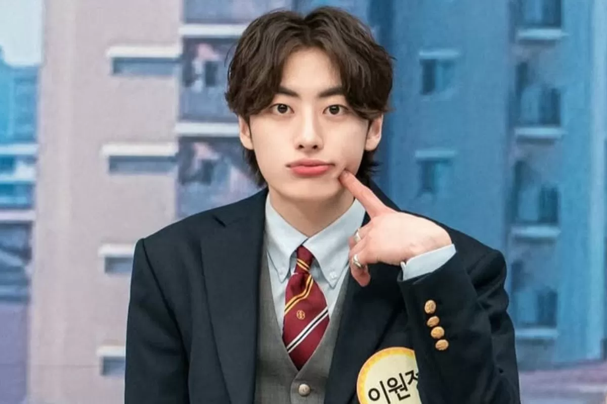 Nggak Cuma Ikut CFD, Aktor Lee Won Jung Lakukan Ini Bersama Seorang Aktris Cantik di Jakarta